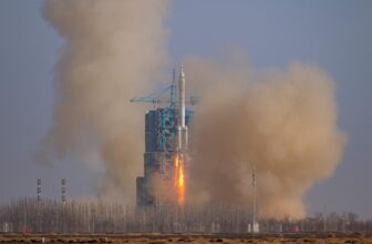 China launches emergency mission to its area station