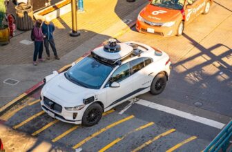 Blackout in San Francisco Litters Streets with Visitors-Blocking, Deactivated Waymos