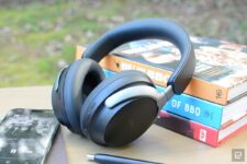 The primary-gen Bose QuietComfort Extremely headphones are $150 off proper now