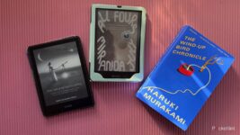 Why I preserve my Kindle in airplane mode (and it’s best to too)
