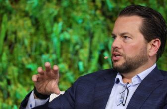 Pinterest CEO Backs Social Media Ban for Children Underneath 16