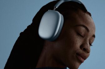 After 5 Years, Apple Declares AirPods Max 2 Out of the Blue