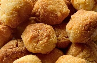 Grandma’s Sizzling Water Cornbread (Crispy Outdoors, Mushy Inside)